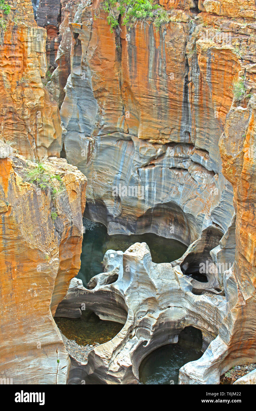 Lavate le formazioni di pietra di Bourkes Luck buche, Panorama Route, Sud Africa Foto Stock