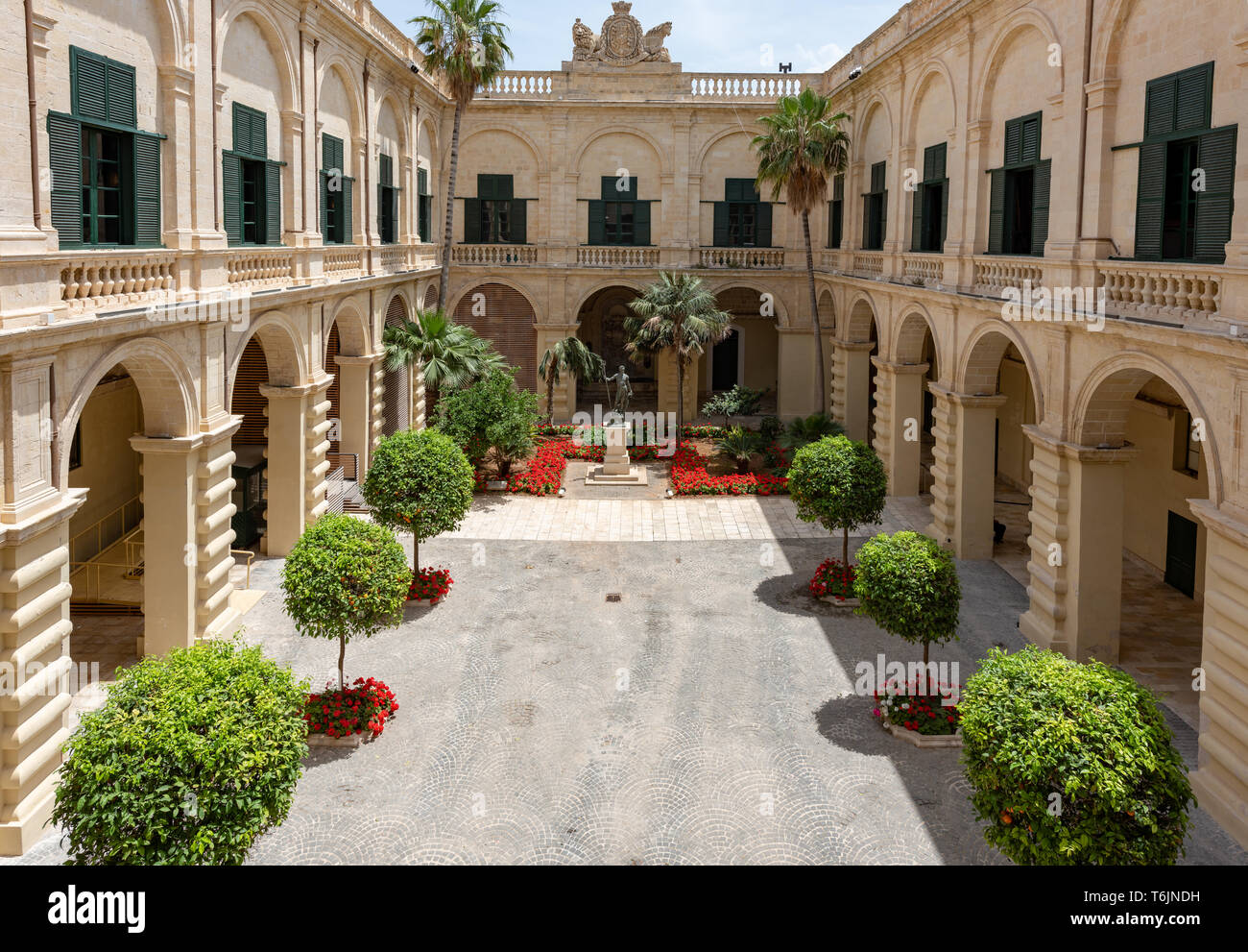 Nettuno nel cortile di La Valletta Grandmaster's Palace Foto Stock