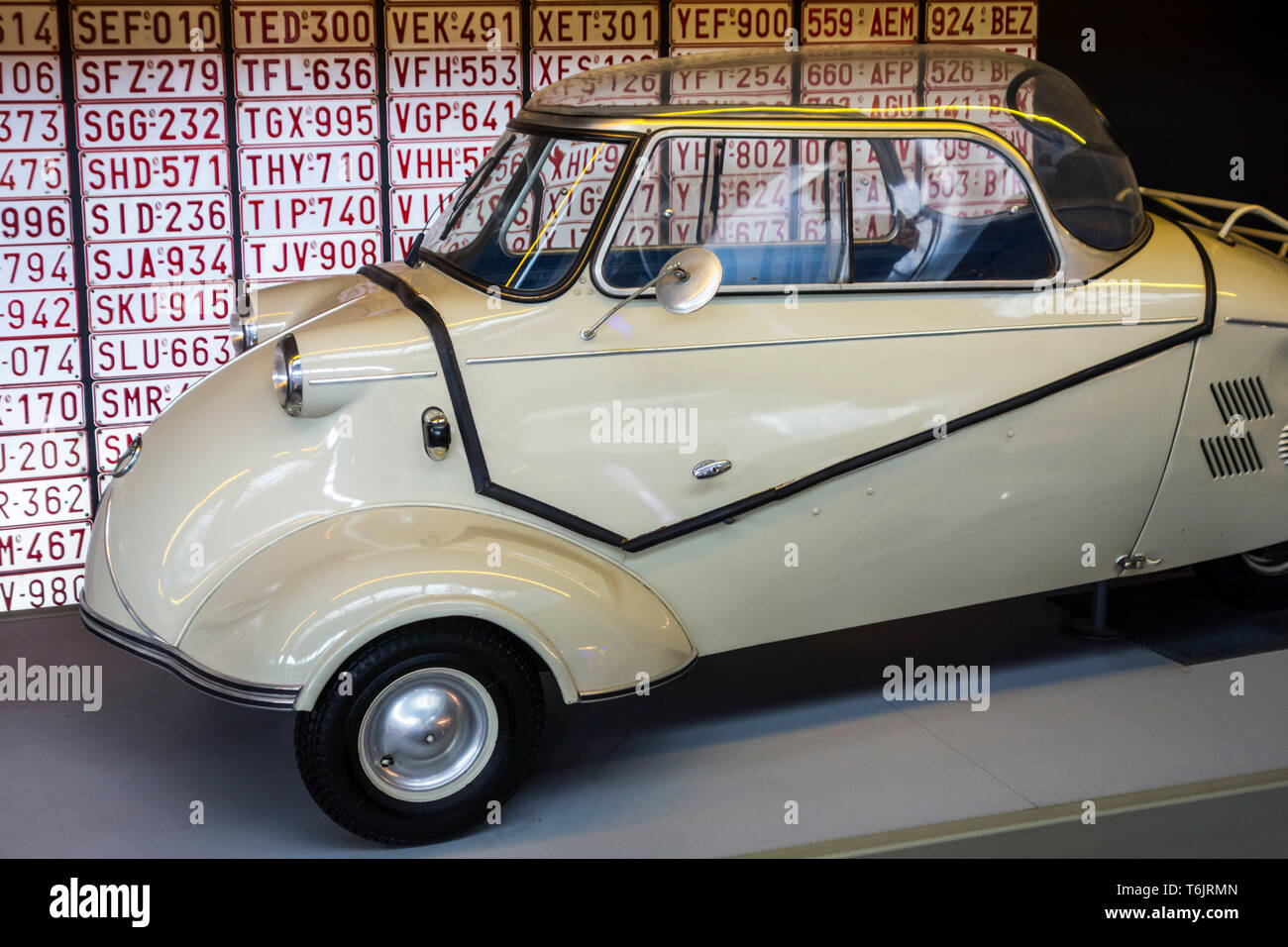 1959 Messerschmitt KR200 / Kabinenroller / Cabina Scooter, Tedesco a tre ruote auto di bolle in corrispondenza di Autoworld, vintage car museum a Bruxelles, in Belgio Foto Stock