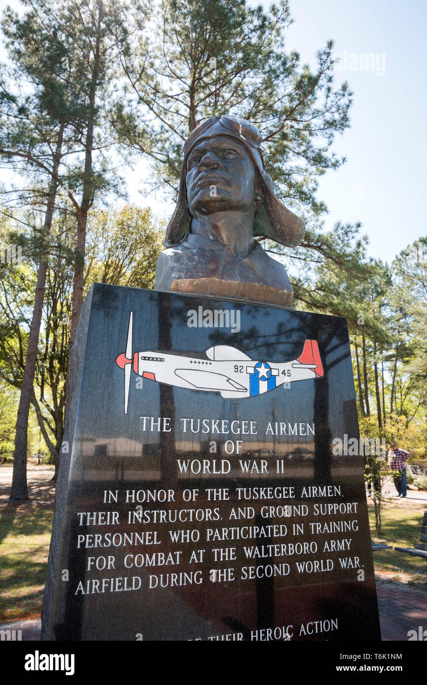 Tuskeegee aviatori Memorial Park a Walterboro, Carolina del Sud, Aeroporto, onorando il coraggioso afro-americano di aviatori che hanno servito in WW2. Foto Stock