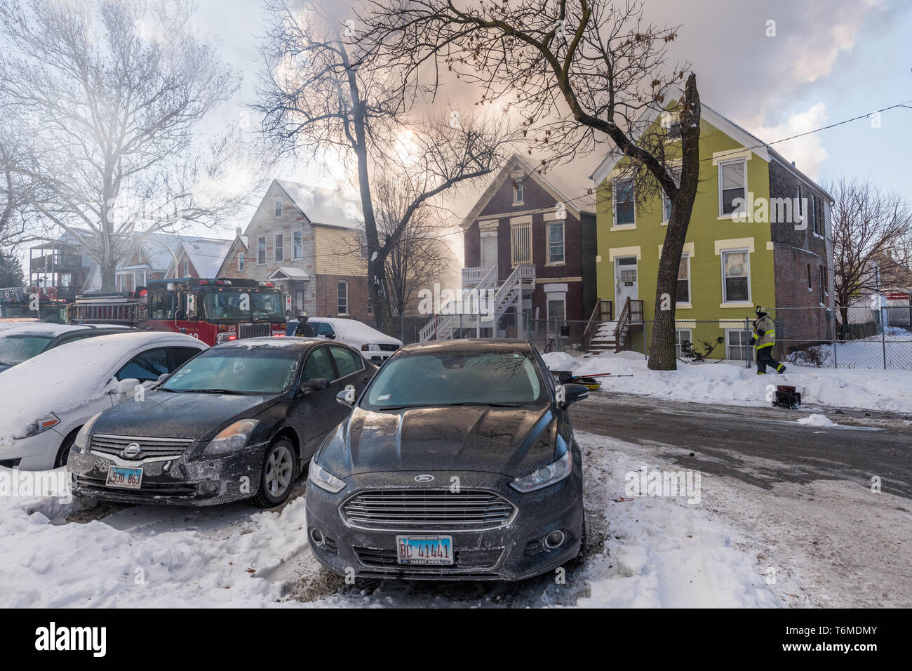 Chicago Fire Department risponde ad una casa di fuoco nel piccolo villaggio di quartiere, Gennaio 30, 2019. Foto Stock