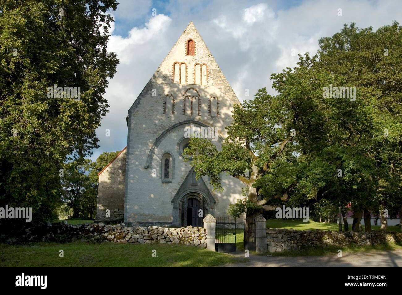 La facciata ovest della chiesa Valjala in Saaremaa Foto Stock