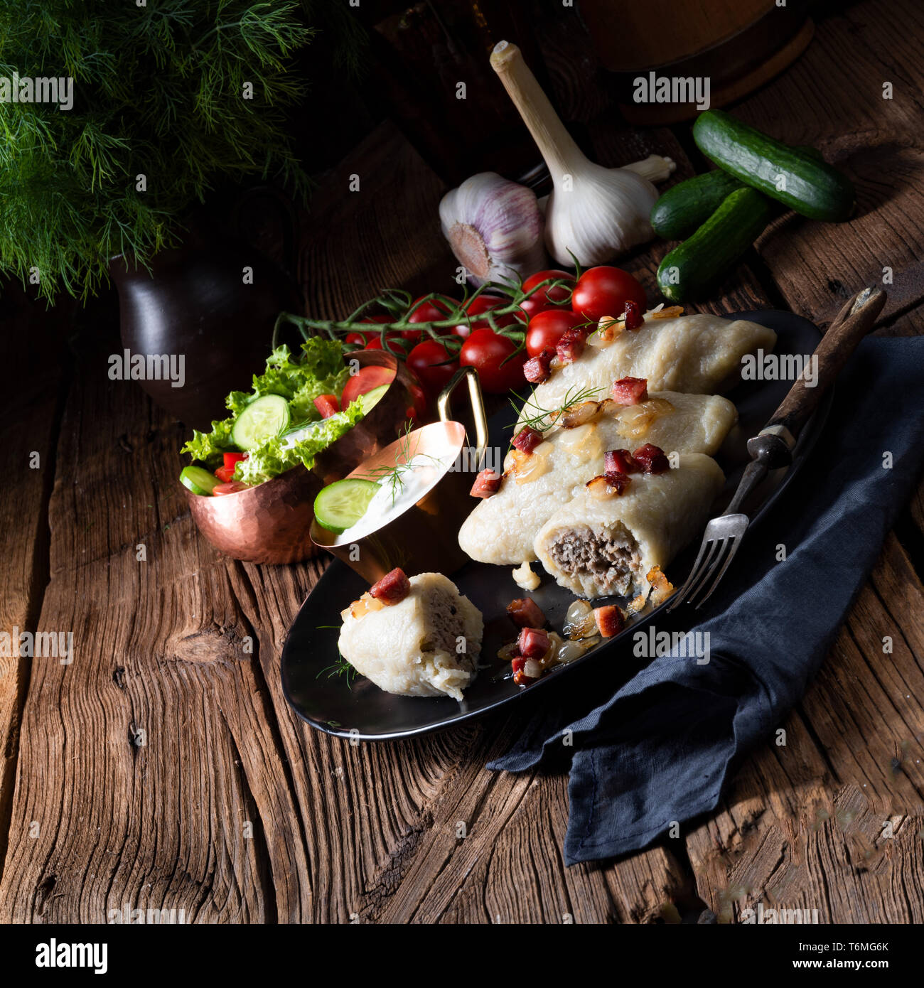 Cepelinai rustico, una specialità Lituane e cucina polacca. Foto Stock