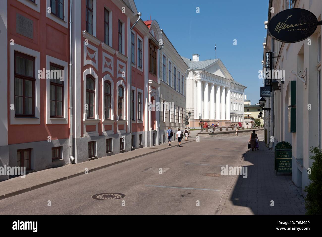 Ãoelikooli strada che conduce all'edificio principale dell'Università di Tartu Foto Stock