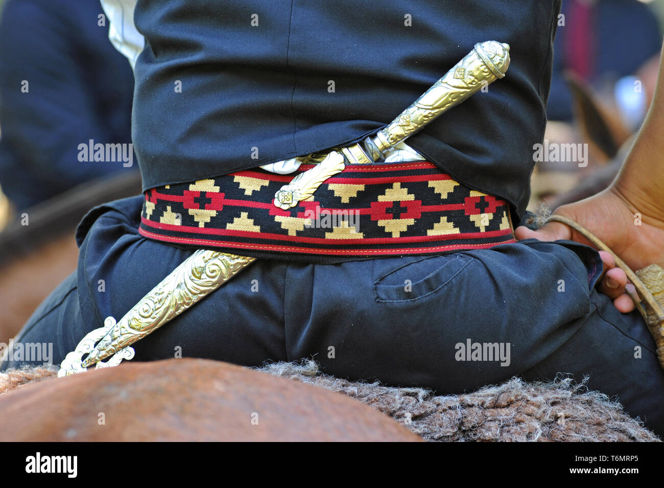 San Antonio de Areco/ Argentina: Tradizionale gaucho outfit, cinghia e coltello Foto Stock
