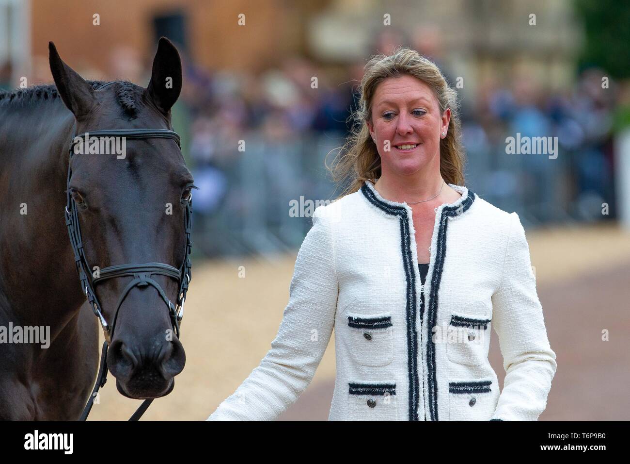 Badminton, Gloucestershire, UK. 02Maggio, 2019. Nicola Wilson. GBR. Bulana. Di trotto. Mitsubishi Motors Badminton Horse Trials. Rolex Grand Slam evento. Horse Trials. Eventing. Badminton. Gloucestershire. Regno Unito. GBR. {01}/{05}/{2019}. Credito: Sport In immagini/Alamy Live News Foto Stock