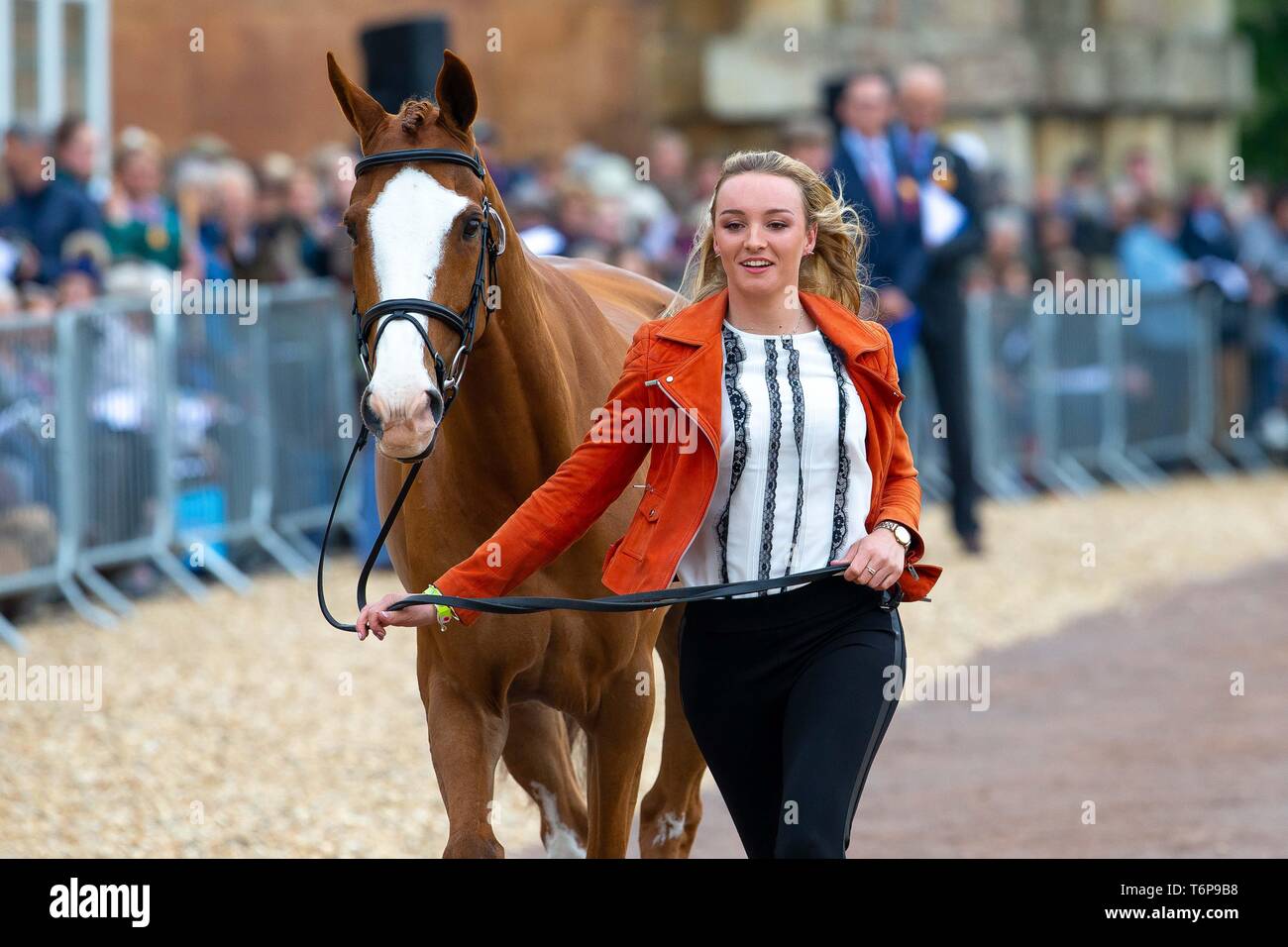 Badminton, Gloucestershire, UK. 02Maggio, 2019. Emily Re. GBR. Dargun. Di trotto. Mitsubishi Motors Badminton Horse Trials. Rolex Grand Slam evento. Horse Trials. Eventing. Badminton. Gloucestershire. Regno Unito. GBR. {01}/{05}/{2019}. Credito: Sport In immagini/Alamy Live News Foto Stock
