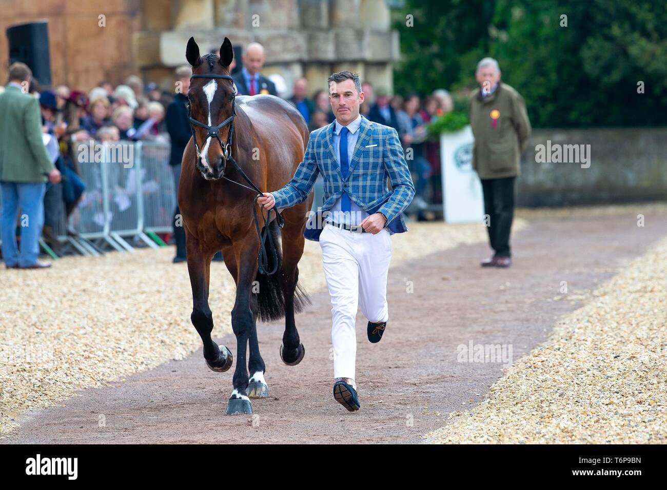 Badminton, Gloucestershire, UK. 02Maggio, 2019. Ciaran Glynn. IRL. Novembre notte. Di trotto. Mitsubishi Motors Badminton Horse Trials. Rolex Grand Slam evento. Horse Trials. Eventing. Badminton. Gloucestershire. Regno Unito. GBR. {01}/{05}/{2019}. Credito: Sport In immagini/Alamy Live News Foto Stock