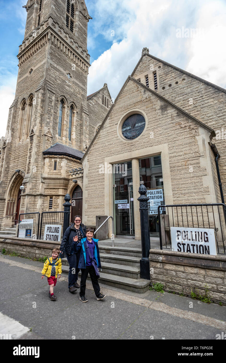 Hove, Regno Unito. Il 2 maggio 2019. Insolito stazioni di polling utilizzato nella città di Brighton e Hove il consiglio elettorale di oggi: la Chiesa battista Hall in Holland Road, Hove Credito: Andrew Hasson/Alamy Live News Foto Stock