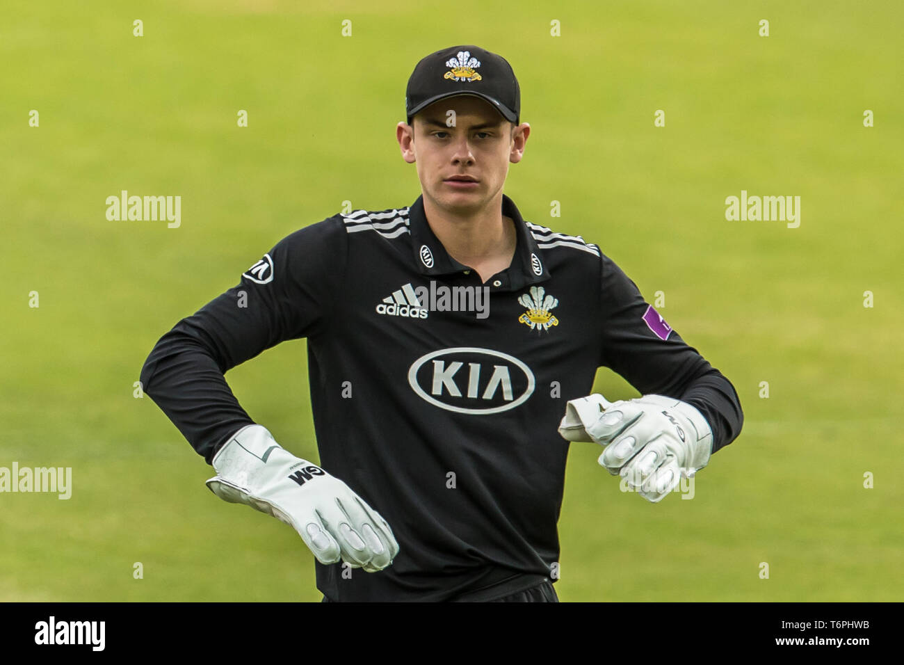 Londra, Regno Unito. Il 2 maggio 2019. Wicketkeeper Jamie Smith come Surrey prendere sul Kent nel Royal London One-Day Cup match alla Kia ovale. David Rowe/ Alamy Live News Foto Stock