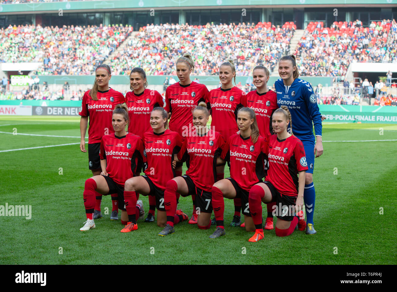 Colonia, Germania può1 2019, donne finale della coppa calcistica, VFL Wolfsburg vs SC Freiburg: Team Freiburg. DFB REGOLAMENTI VIETANO QUALSIASI USO DI FOTOGRAFIE Foto Stock
