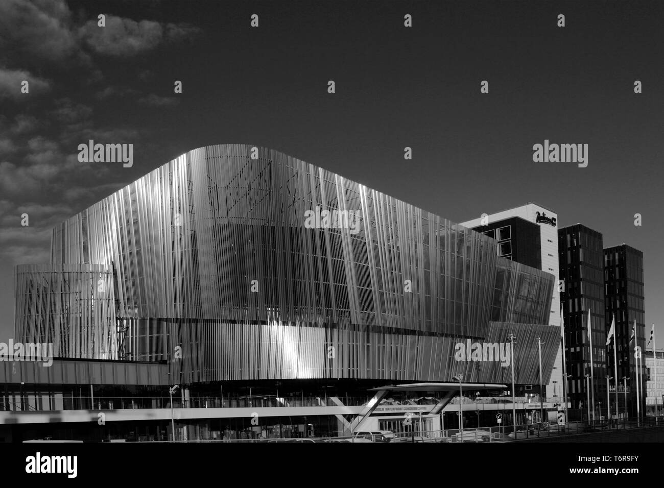 Il Waterfront e Palazzo dei Congressi, Klarabergsviadukten, nella città di Stoccolma, Svezia, Europa Foto Stock