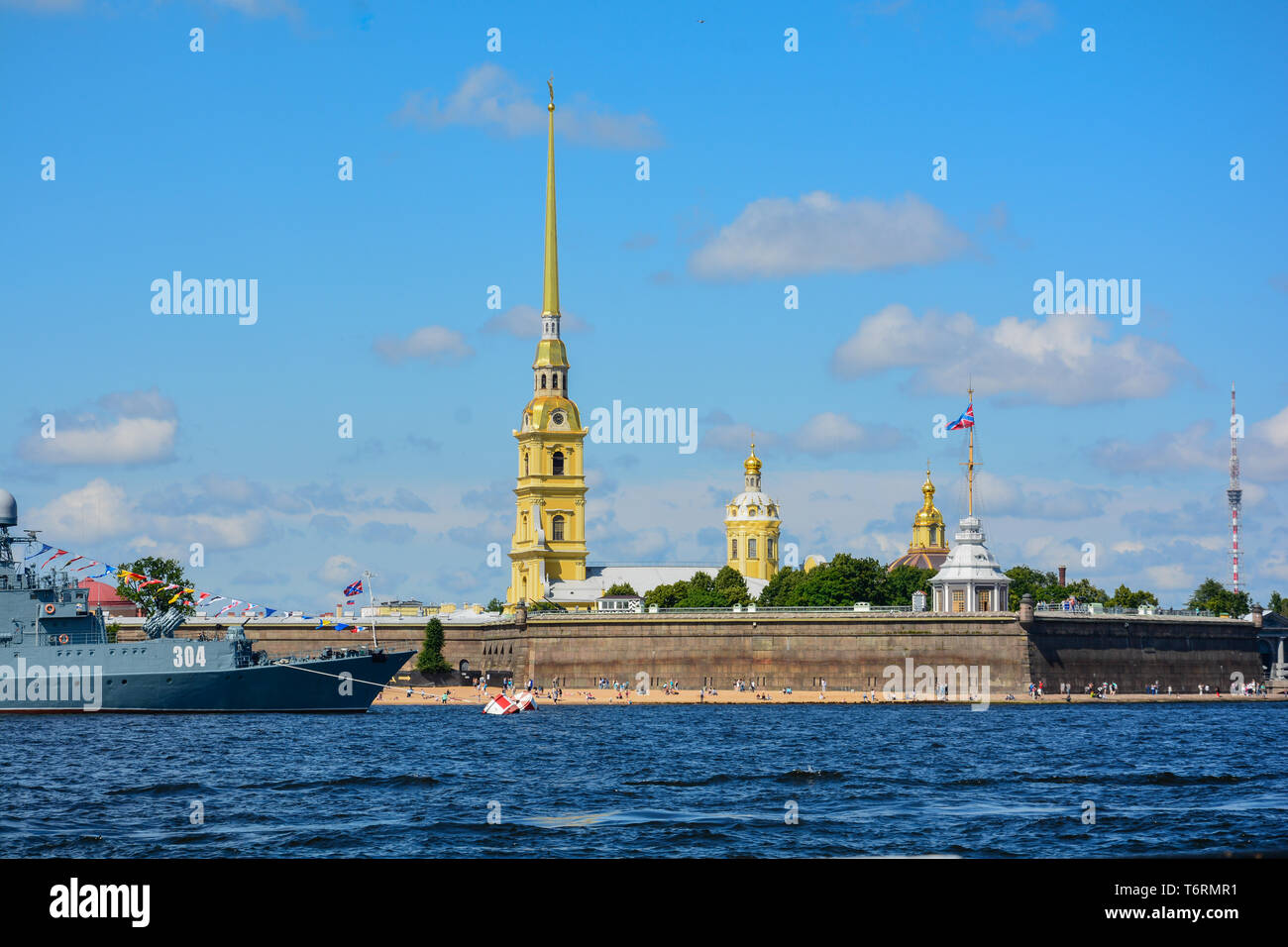 La Russia, San Pietroburgo estate tempo nave armata Foto Stock