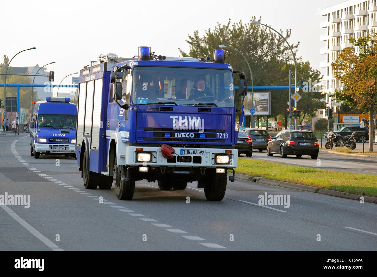 THW, Technisches Hilfswerk, Tedesco Protezione civile organizzazione, camion durante il disaster contol esercizio. Foto Stock