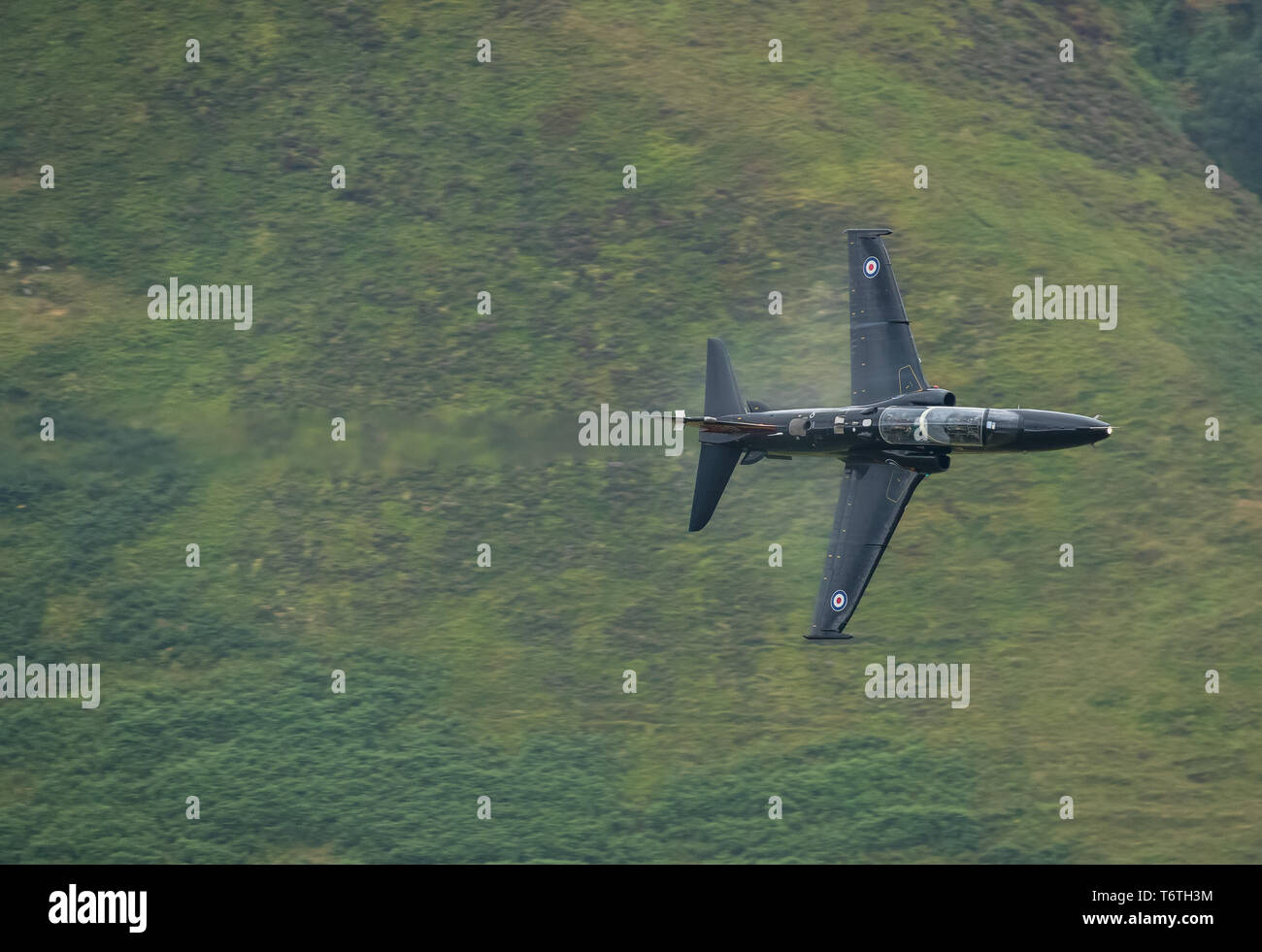 RAF Valley Hawk T2 attraverso il Machloop Foto Stock
