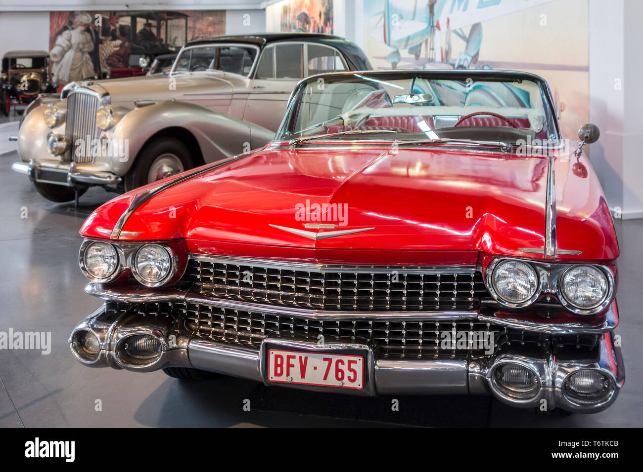 1959 Cadillac Serie 62 / Serie Sixty-Two convertibile Americano classico auto a Autoworld, vintage automobile museum a Bruxelles, in Belgio Foto Stock