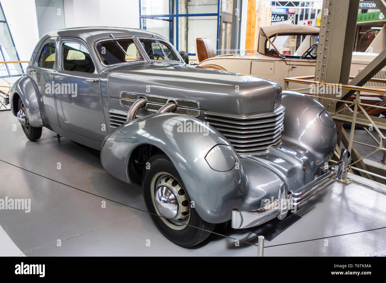 1937 Tipo di cavo 812, American automobile di lusso prodotta dalla corda Automobile in corrispondenza di Autoworld, oldtimer museum a Bruxelles, in Belgio Foto Stock