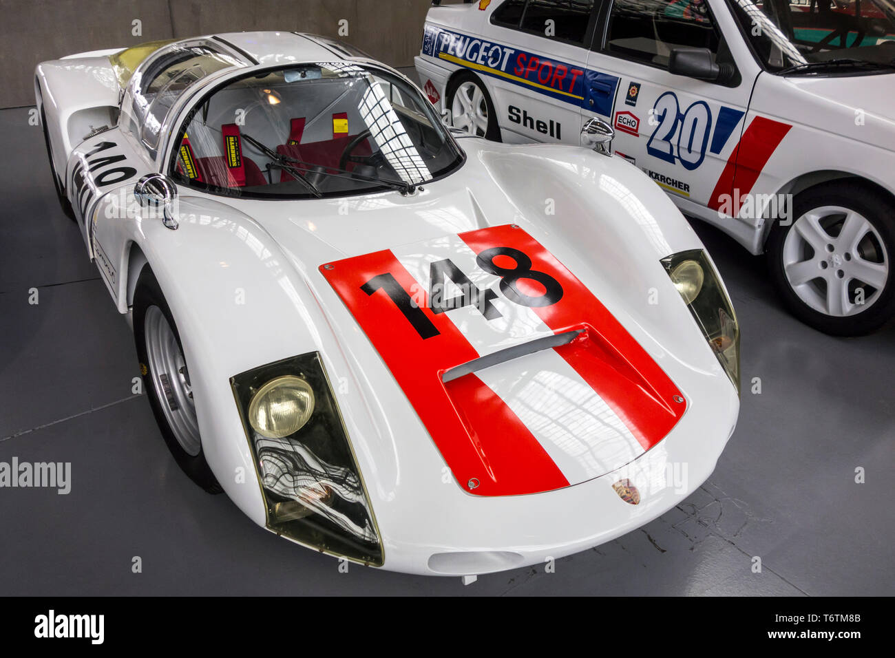 1966 Porsche 906 Carrera 6, tedesco street-legal racing car a Autoworld, classic automobile museum a Bruxelles, in Belgio Foto Stock