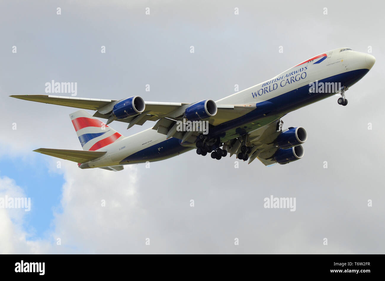 British Airways World Cargo Global Supply Systems Boeing 747 87UF aereo cargo jet. Jumbo Jet progettato per il trasporto merci. 787-8F. Volare Foto Stock