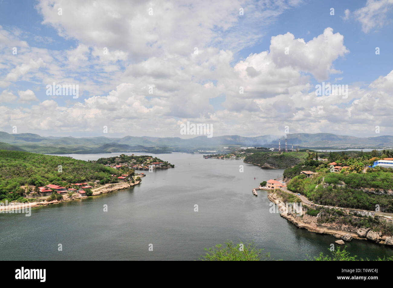 Vista dal Castillo de San Pedro de la Roca del Morro di Santiago di Cuba Foto Stock