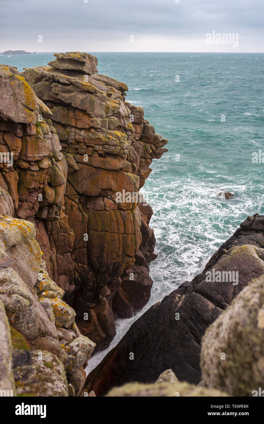 Interstizio punto, St. Mary's, isole Scilly, Regno Unito su un ventoso e nuvoloso giorno Foto Stock