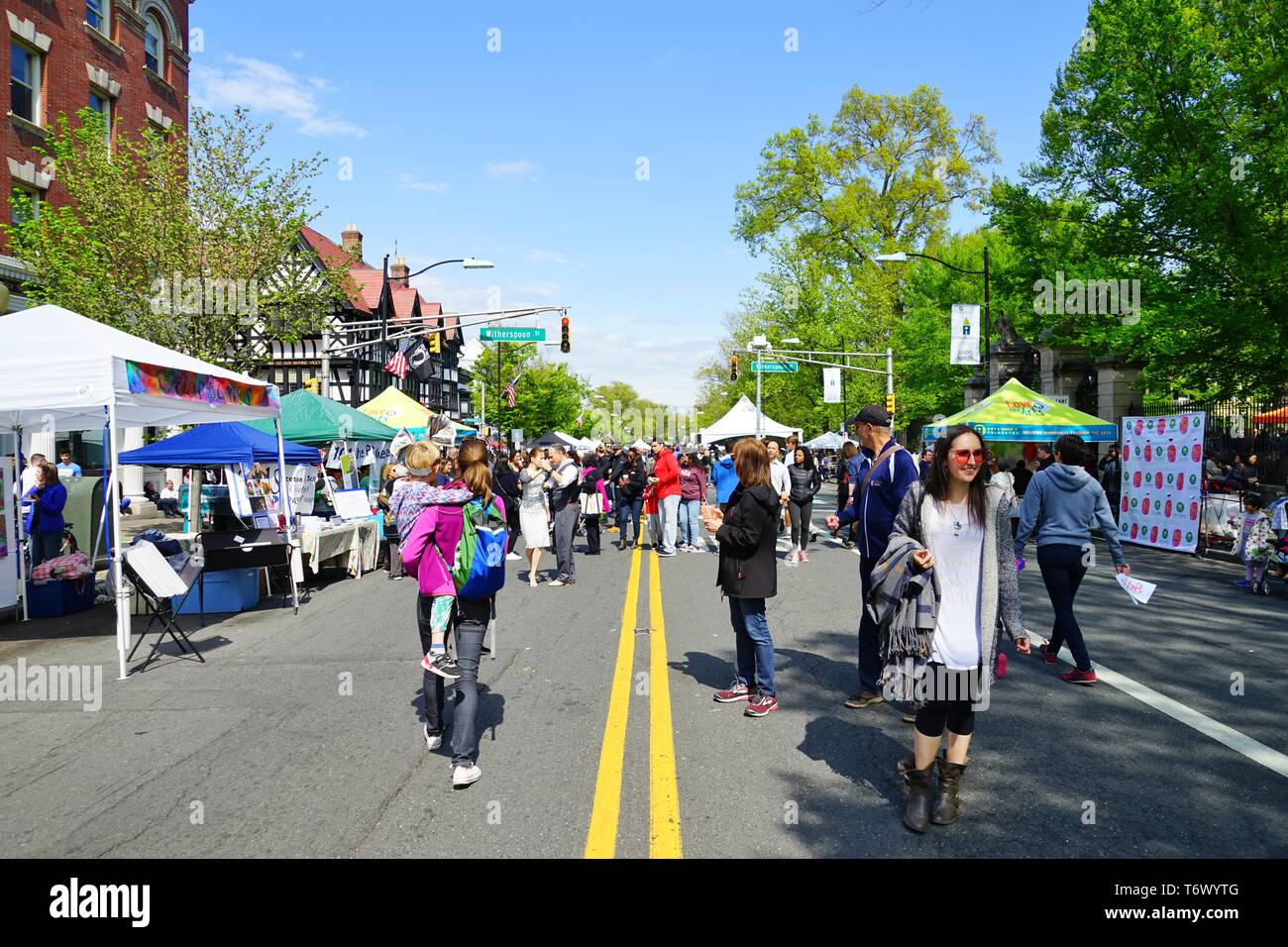 PRINCETON, NJ -28 APRILE 2019- Vista dell'annuale festival Communiversity, riunendo le città e camice di Princeton, NJ, per un giorno di perfo all'aperto Foto Stock