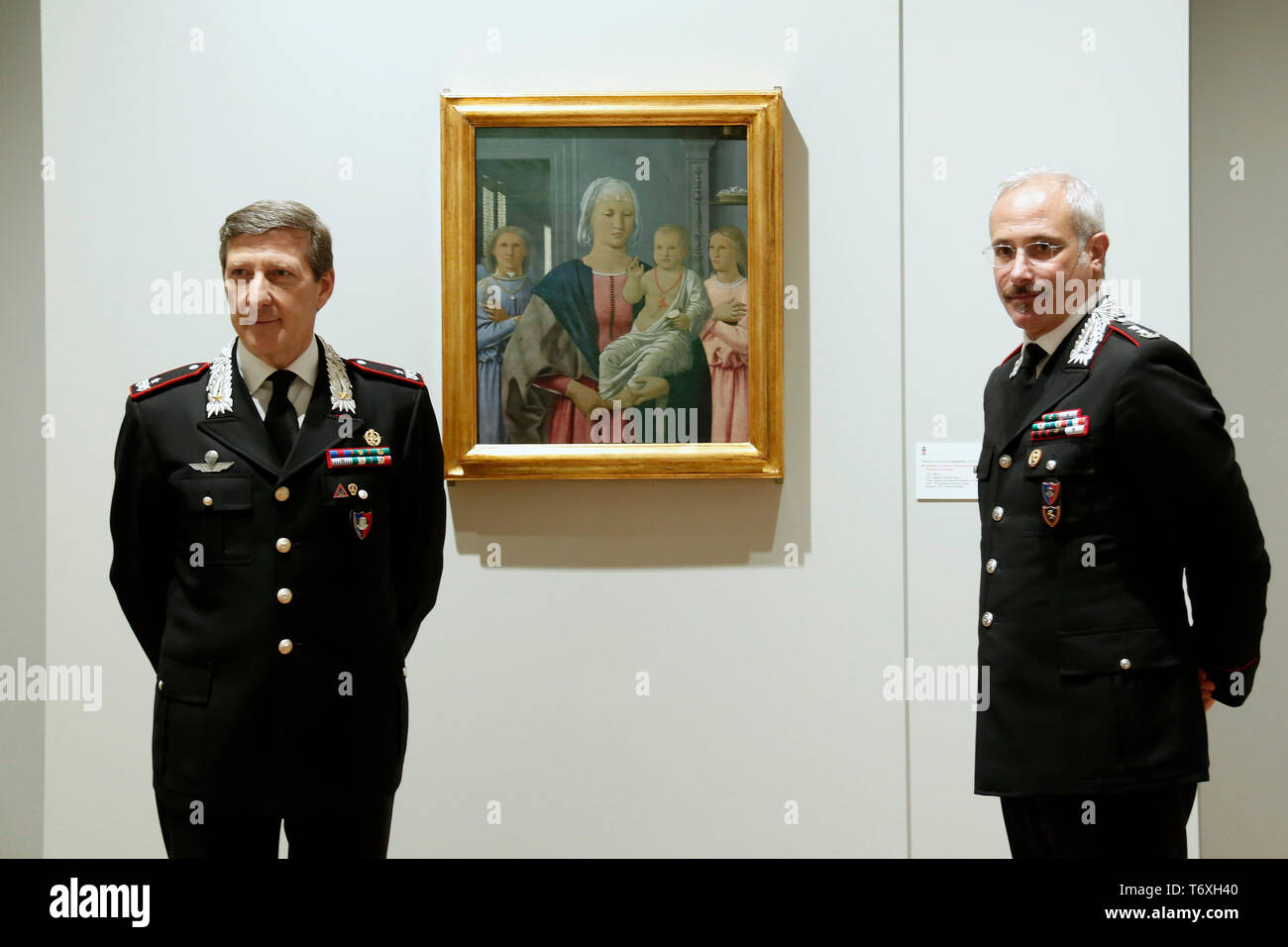 Dipinto di Piero della Francesca, la Madonna di Senigallia, 1474, rubata nel 1975 a Urbino, Italia e trovato a Locarno, Svizzera, nel 1976 Roma il 3 maggio 2019. Palazzo del Quirinale. Anteprima della mostra "L'arte del salvataggio di opere d'arte" , una raccolta di opere d'arte antichi, dipinti, statue, gioielli e manufatti in terracotta salvato dal comando dei Carabinieri per la tutela del patrimonio culturale in 50 anni. Molte di queste opere sono state rubate su commissione per collezioni private. Foto di Samantha Zucchi/Insidefoto Foto Stock