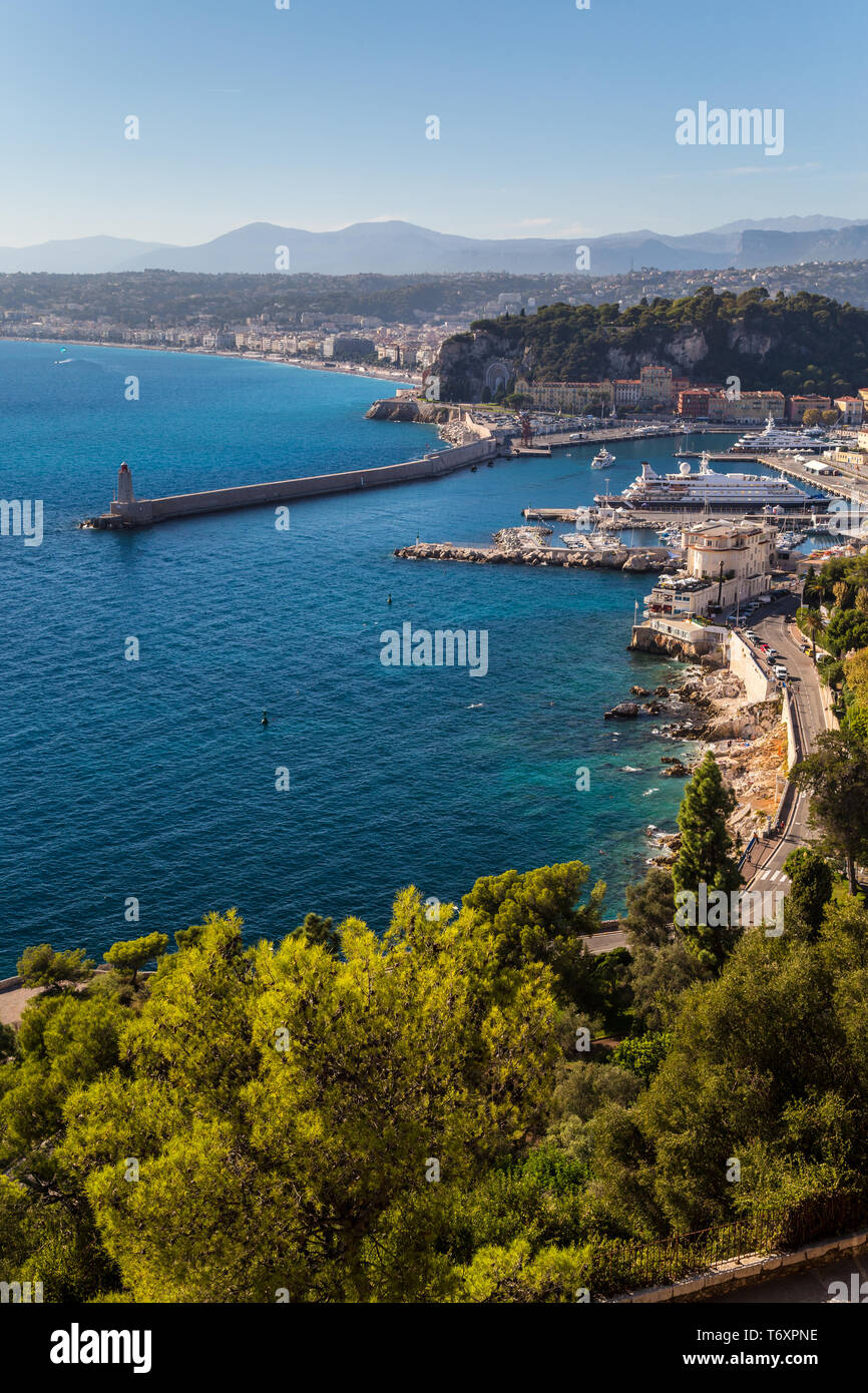 Vista mare con un faro Foto Stock