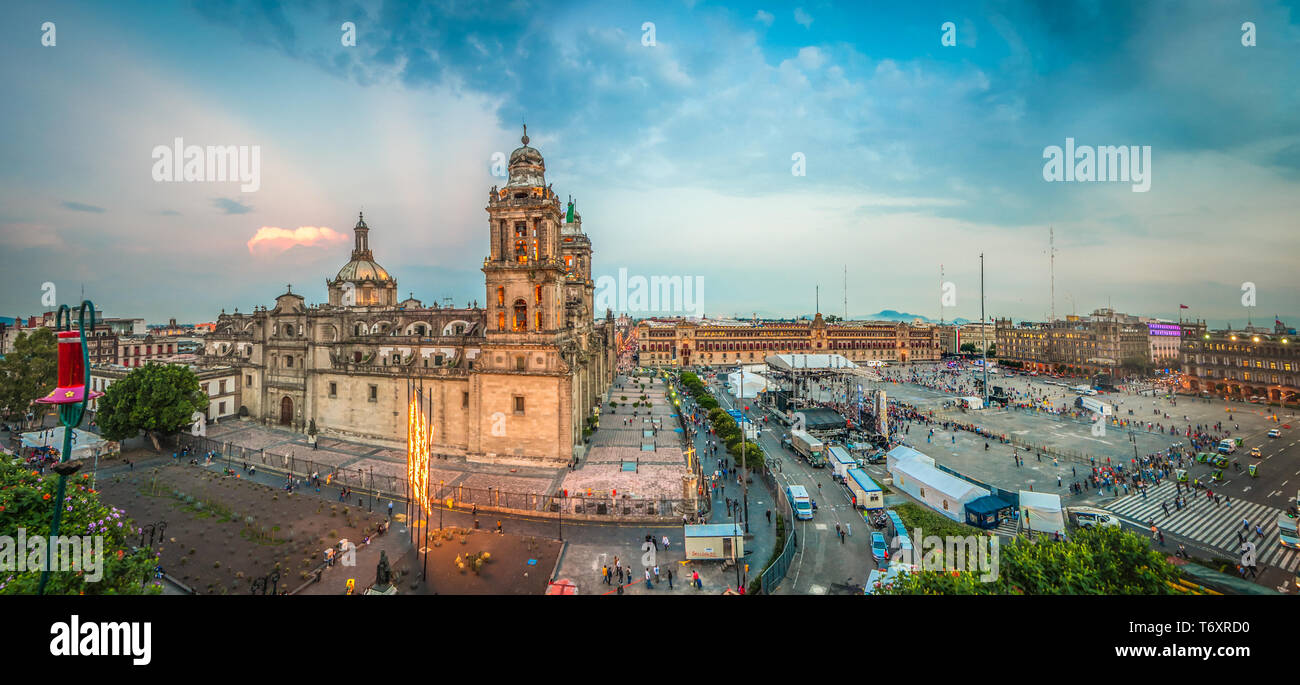 Piazza Zocalo e la Cattedrale Metropolitana di Città del Messico Foto Stock