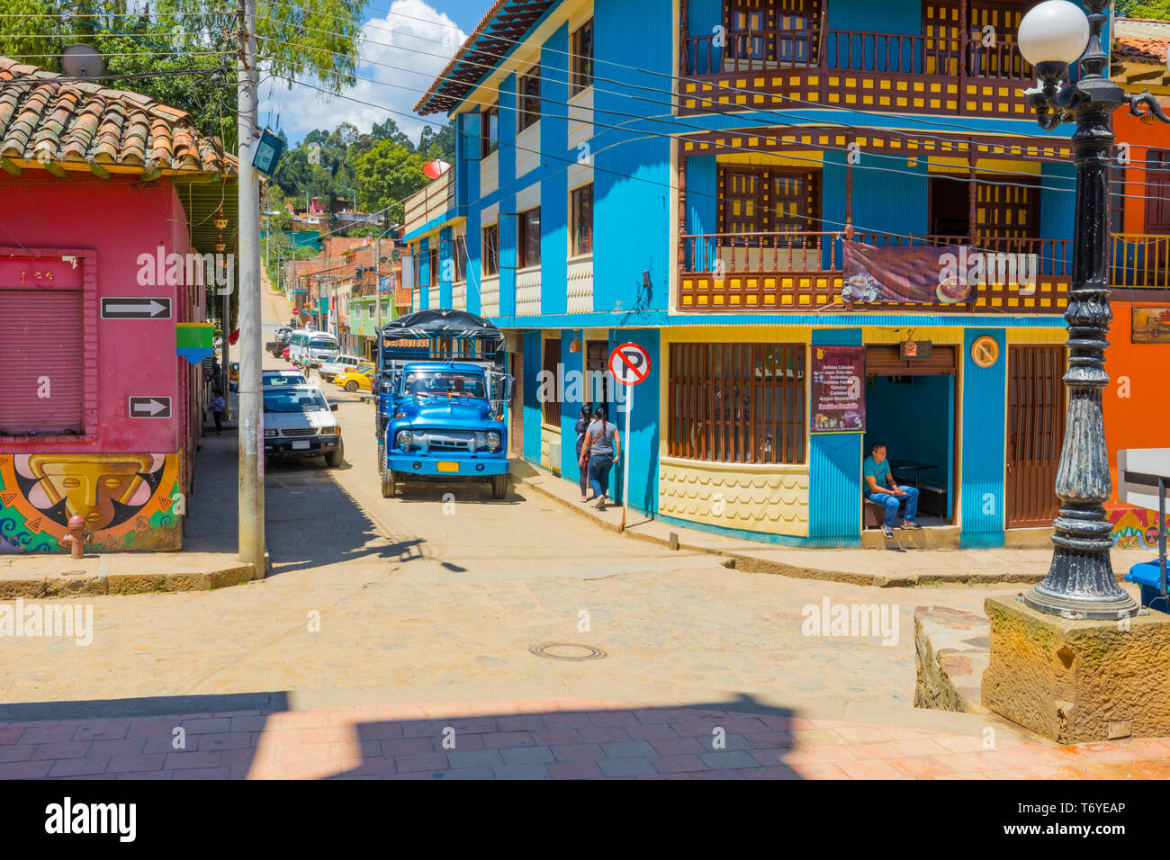 Case colorate nelle strade di Raquira Colombia Foto Stock