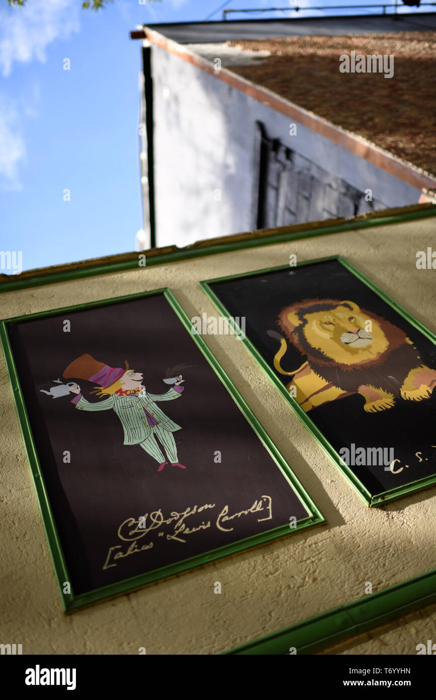 Letteratura relative opere d'arte sulle pareti di El Poblado, Medellin, Colombia Foto Stock