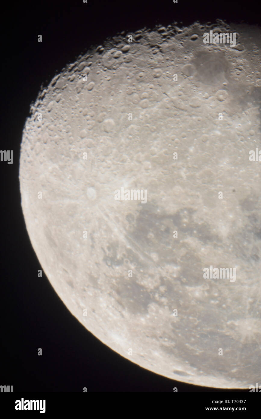 Crateri sulla luna visto attraverso un telescopio, San Pedro de Atacama, Cile Foto Stock