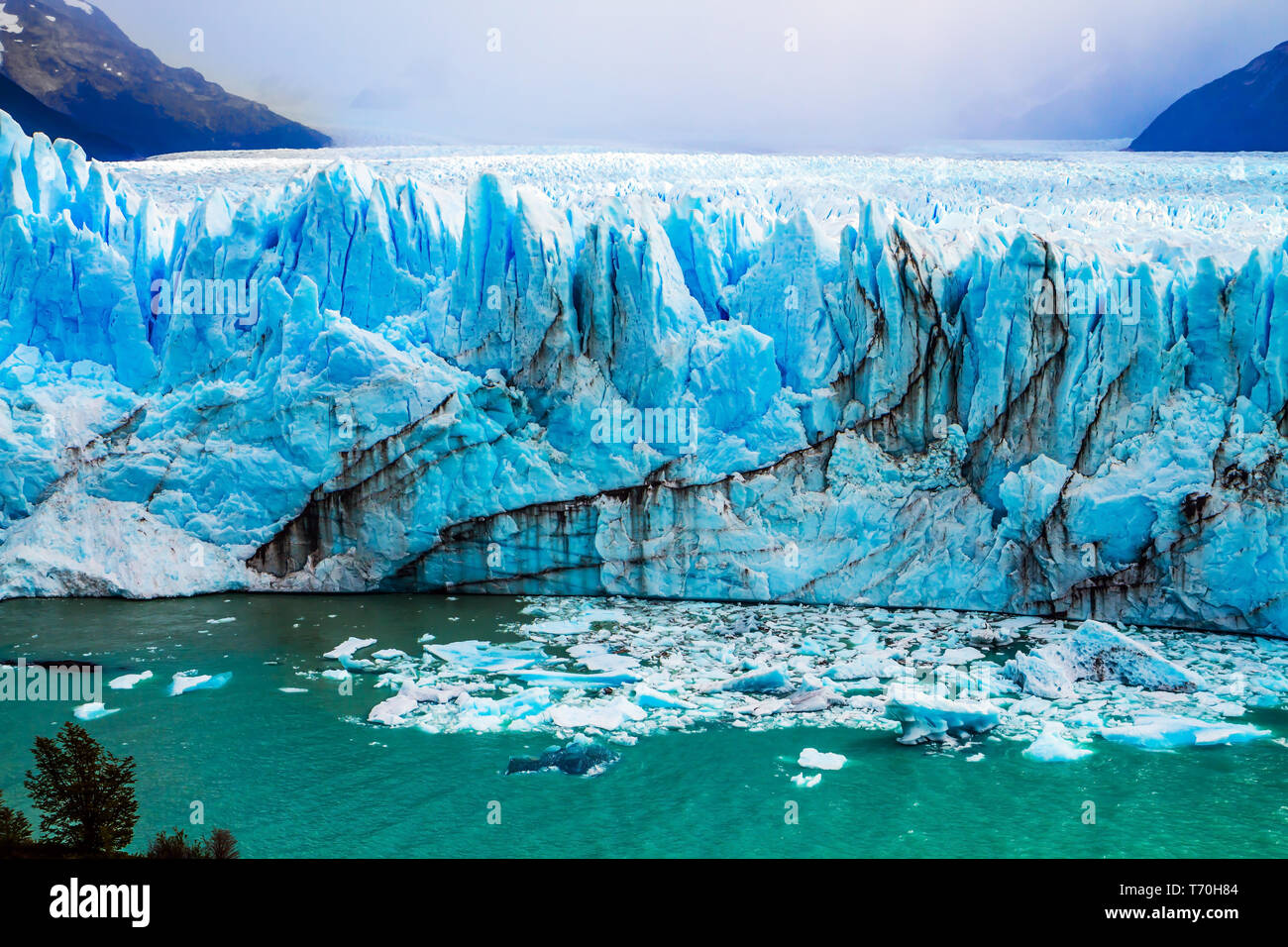 Il colossale ghiacciaio sul Lago Argentino Foto Stock