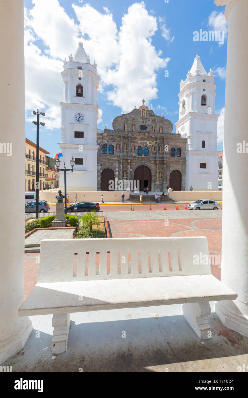 Panama City Cattedrale iin una giornata di sole Foto Stock