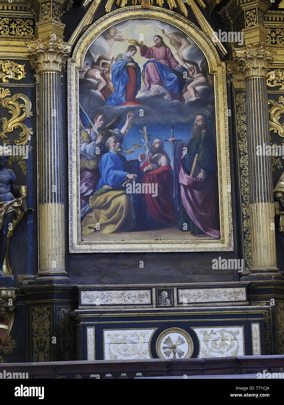 Todi Umbria Italia Italia. "Incoronazione della Vergine' Incoronazione della Vergine e Santi (1618) olio su tela pala d altare di Andrea Polinori. Altare Foto Stock