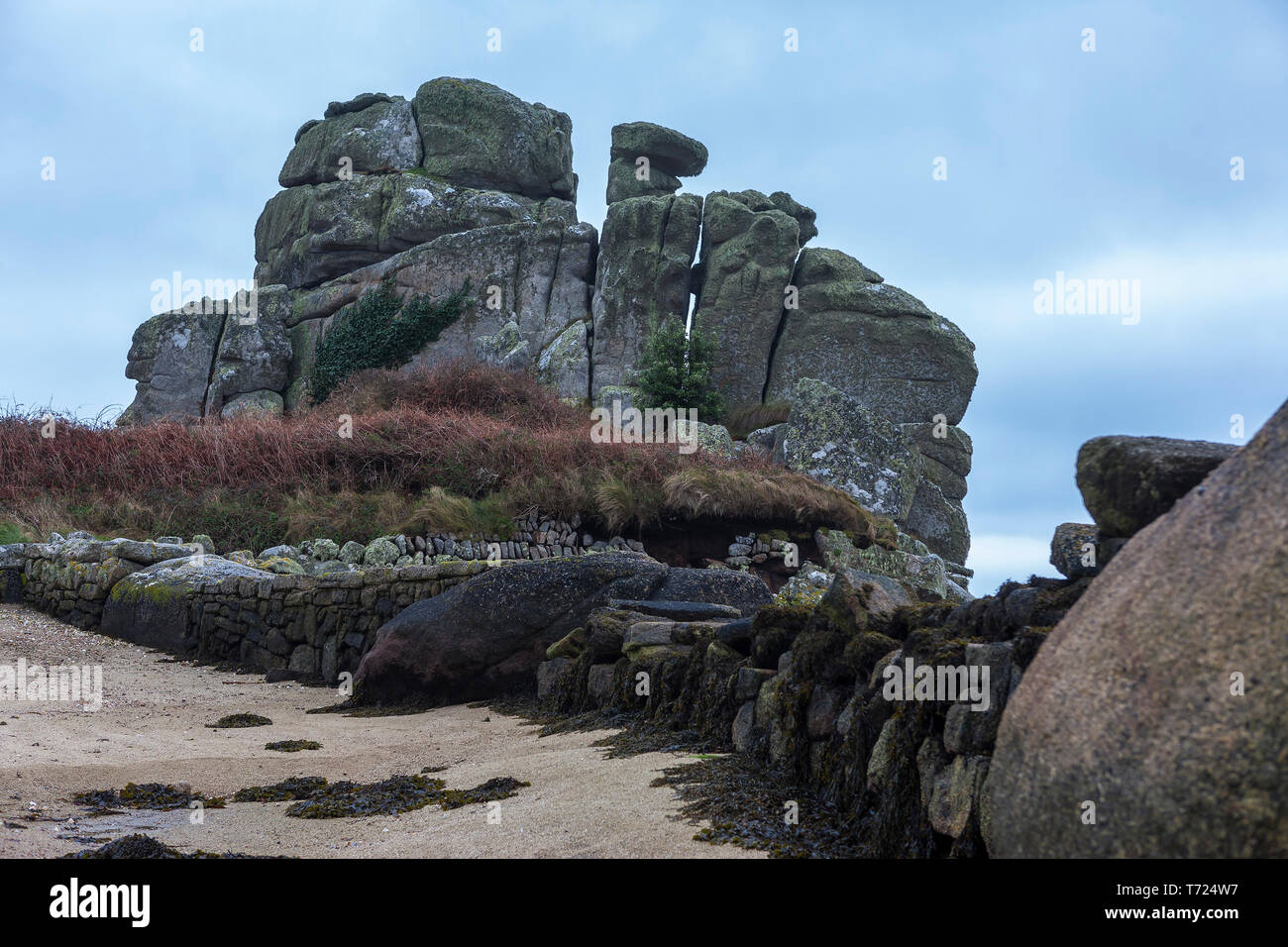 Dick's Carn (aka il cammello caricato), Porth Hellick, St. Mary's, Isola di Scilly, REGNO UNITO Foto Stock