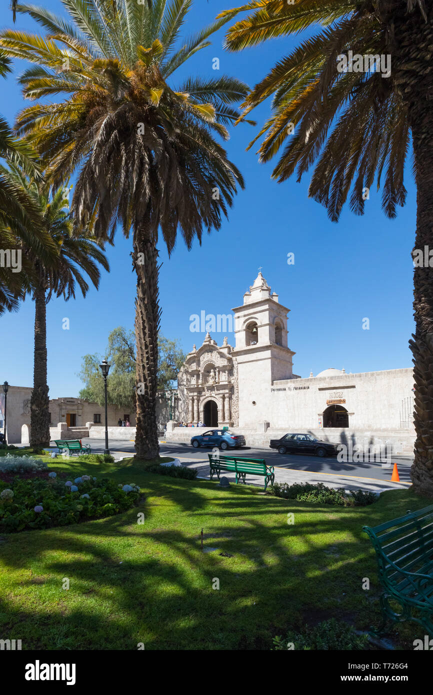 Antica chiesa parrocchiale e Yanahuara park Arequipa Perù Foto Stock