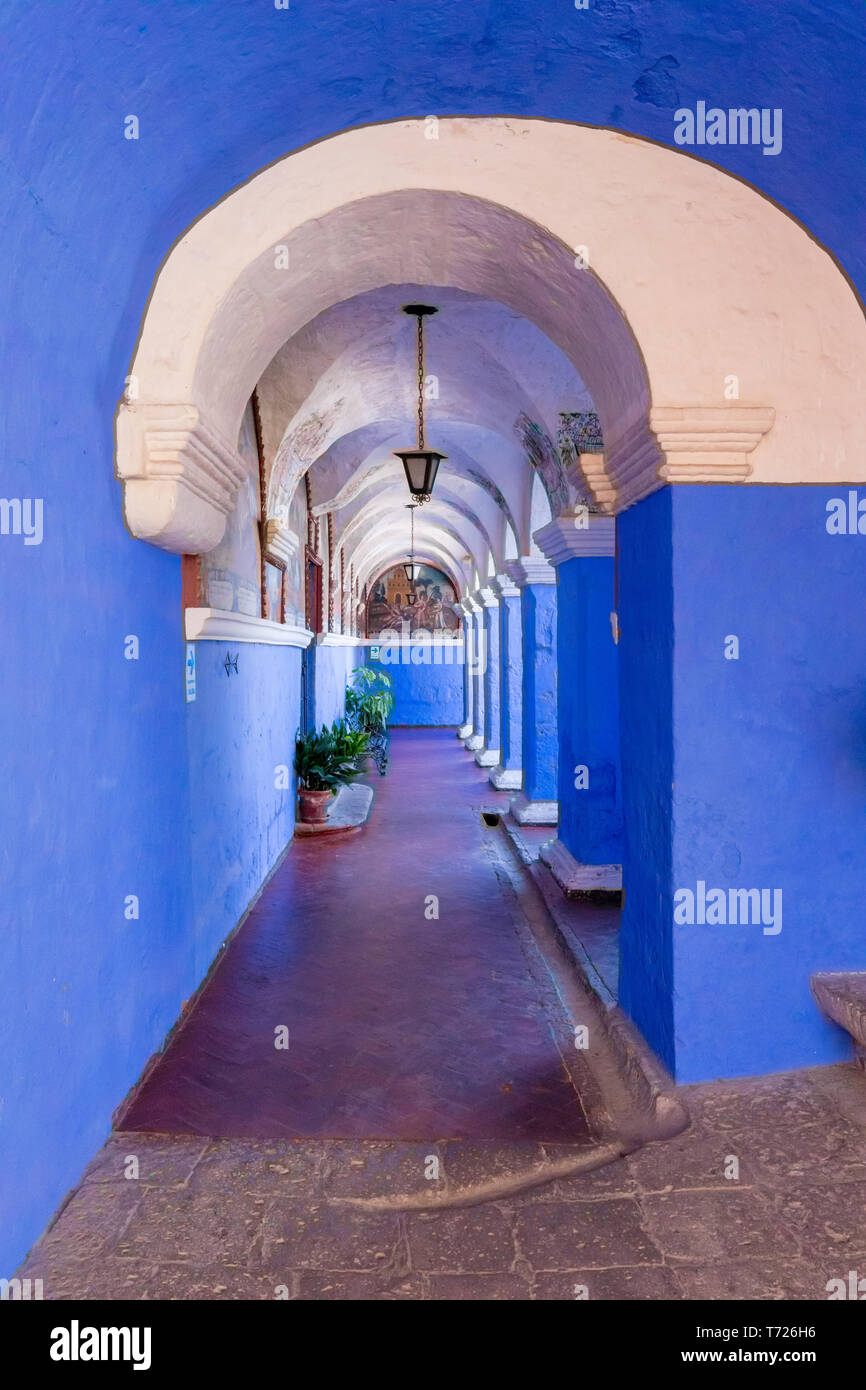 I portici del monastero di Santa Catalina Arequipa Foto Stock