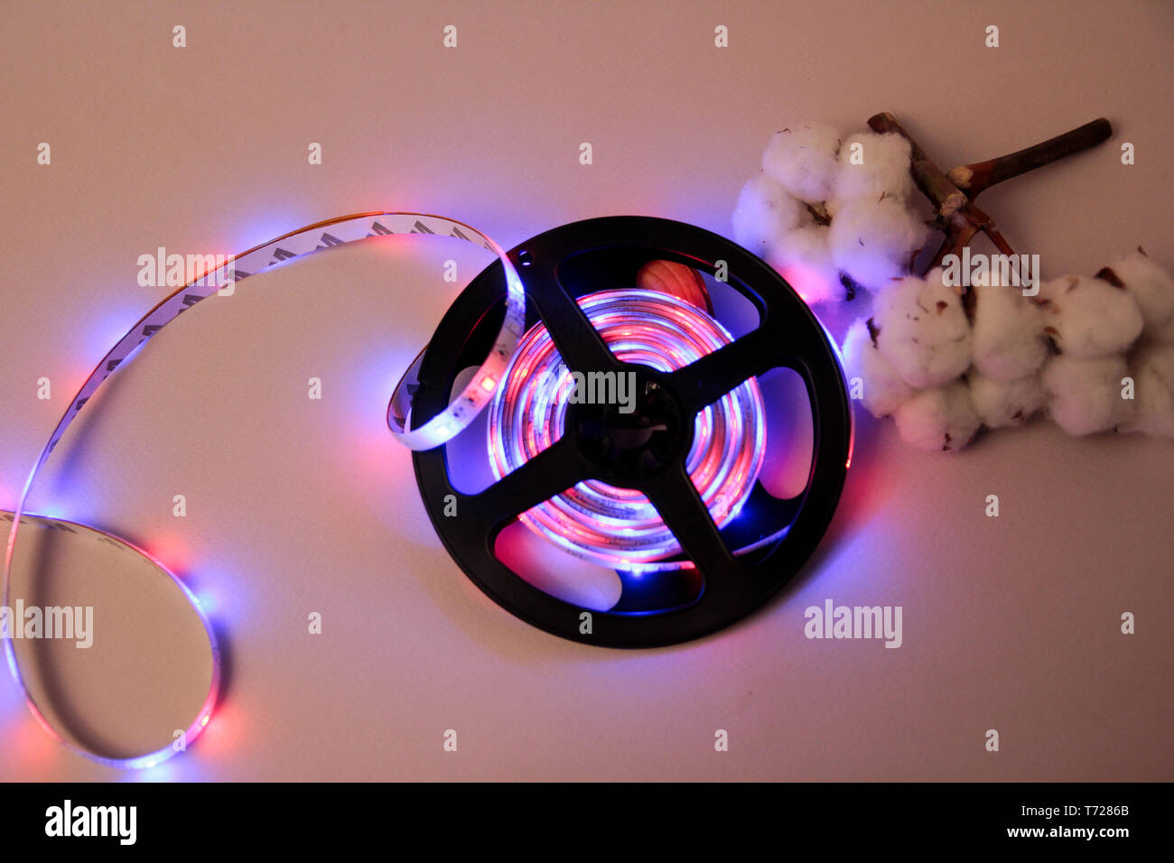 Striscia di LED di illuminazione, striscia di LED per la decorazione di interni e degli edifici. Foto Stock