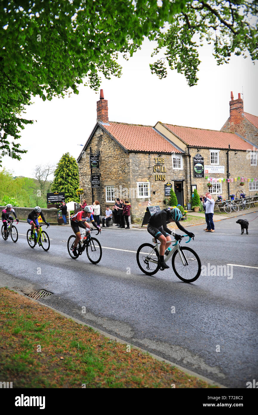 Tour de Yorkshire Womens gara Tanfield West Yorkshire del Nord Inghilterra REGNO UNITO Foto Stock Tour de Yorkshire Womens gara Tanfield West Yorkshire del Nord Inghilterra REGNO UNITO Foto Stock