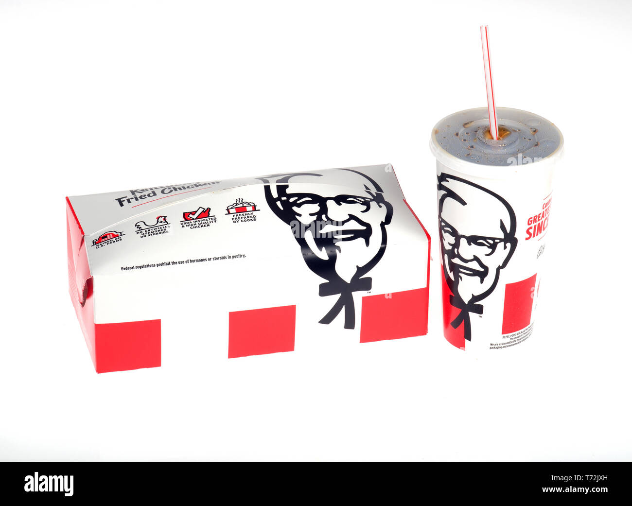 KFC riempire la casella pasto con soda cup Foto Stock