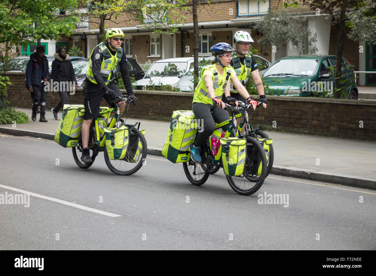 Londra servizio ambulanza paramedici sulla risposta di specialista di biciclette Foto Stock