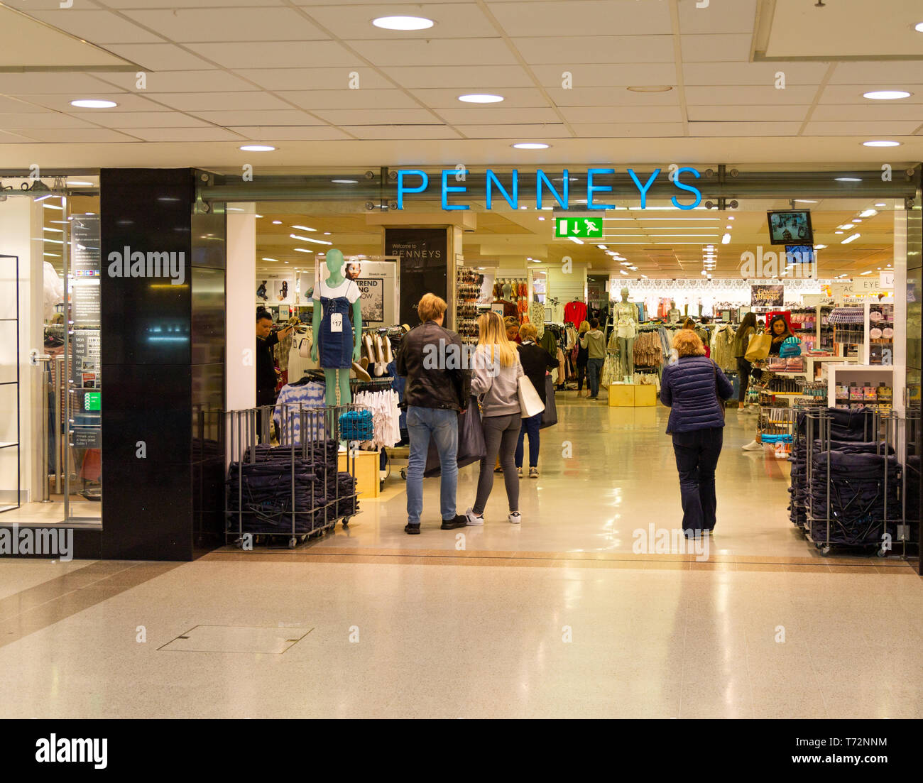 La Penneys store ingresso in un centro commerciale per lo shopping Foto Stock