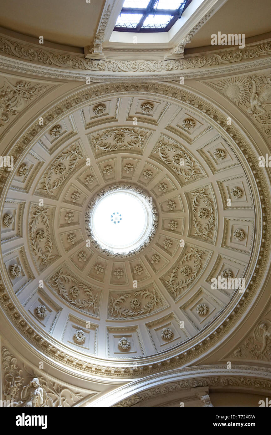 Ornato soffitto in bagno romano Bagno edificio Somerset Foto Stock