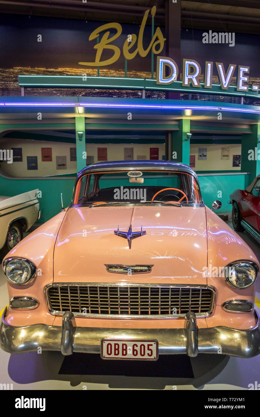 1955 Chevrolet Bel Air, American classic automobile / oldtimer / veicolo di antiquariato a Autoworld, vintage car museum a Bruxelles, in Belgio Foto Stock