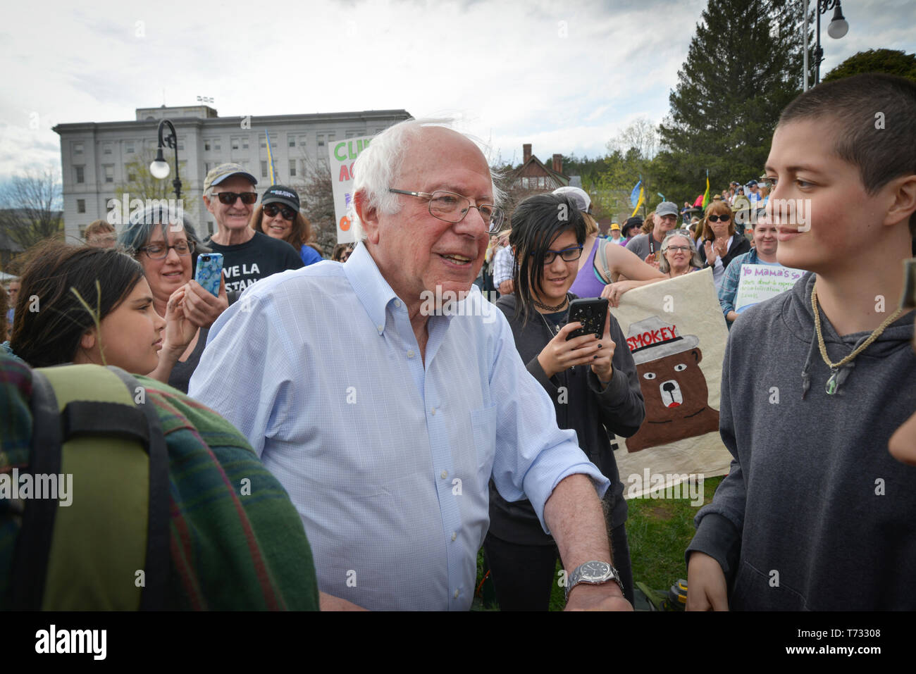 Noi Sen. Bernie Sanders, HO-VT, al 2017 Vermont clima solidarietà marzo Rally, Vermont State House, Montpelier, VT. Foto Stock
