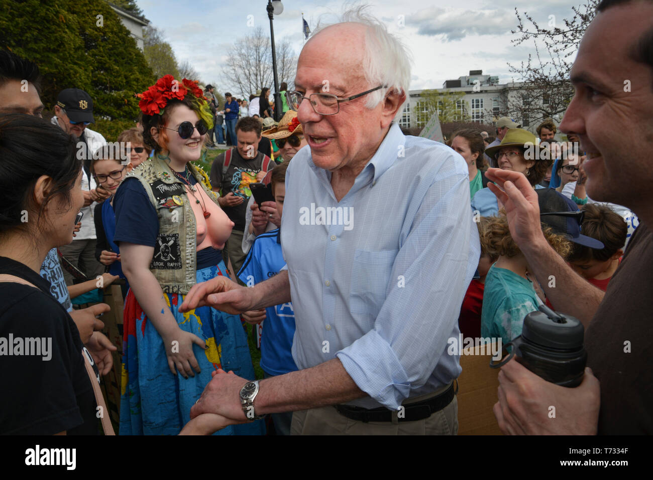 Noi Sen. Bernie Sanders, HO-VT, al 2017 Vermont clima solidarietà marzo Rally, Vermont State House, Montpelier, VT. Foto Stock