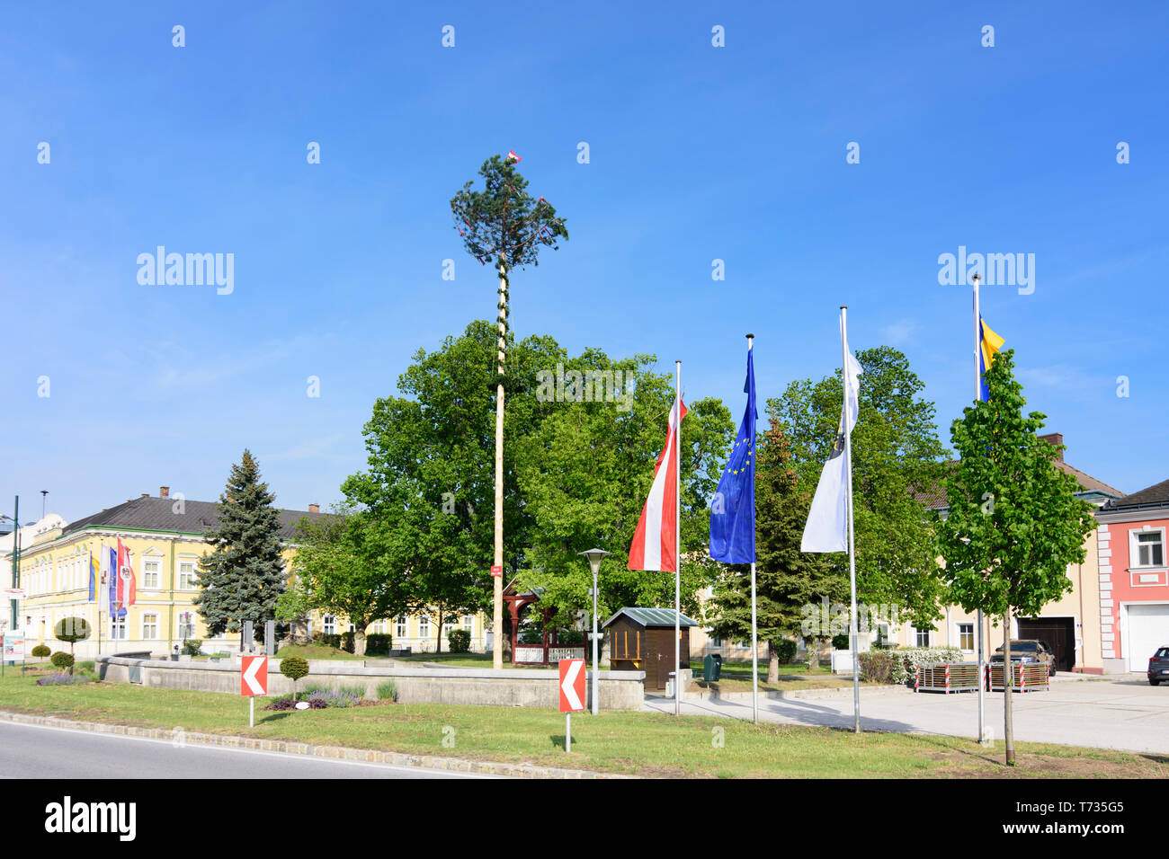 Felixdorf: piazza Hauptplatz nel Wienerwald, Vienna Woods, Niederösterreich, Austria Inferiore, Austria Foto Stock
