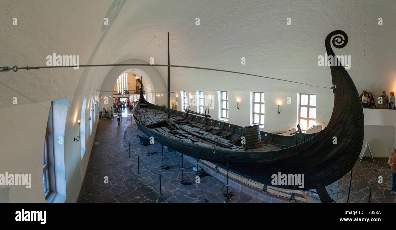 Museo della Nave Vichinga, (Vikingskipshuset). Museo che mostra 3 in legno, 9th-secolo navi vichinghe, oltre a reperti recuperati da camere funerarie. Oslo, n. Foto Stock