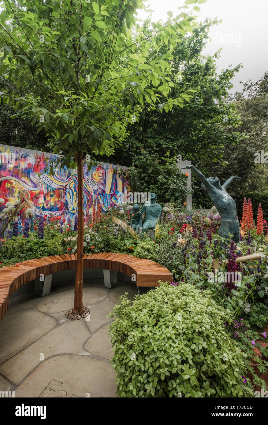 Il super scarpe, cucita con speranza giardino dal designer Laura Anstiss al Chelsea Flower Show 2018, Londra. Foto Stock